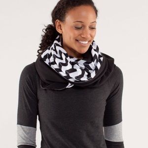 Lululemon vinyasa scarf - NWOT